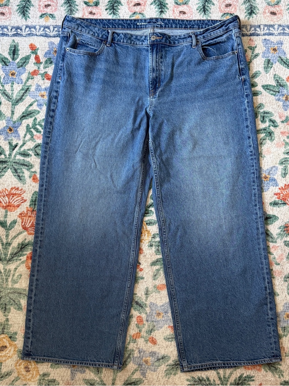 Old Navy Women’s Mid-Rise Wide Leg Jeans